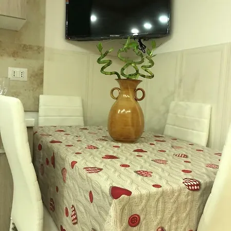 Апартаменты Sole House Неаполь