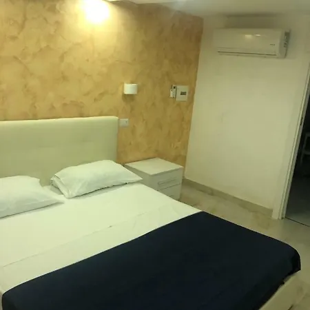 Апартаменты Sole House Неаполь