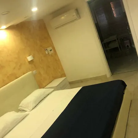 Sole House * Nápoly